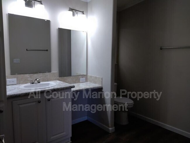 Building Photo - 23031 NE 112th Court Rd