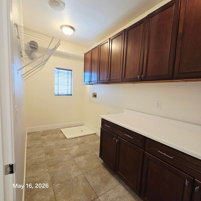 Building Photo - Gorgeous Home For Rent