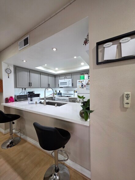 Building Photo - 9949 Scripps Westview Way