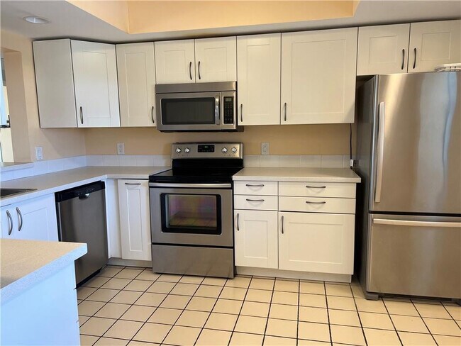 Building Photo - 7030 Half Moon Cir