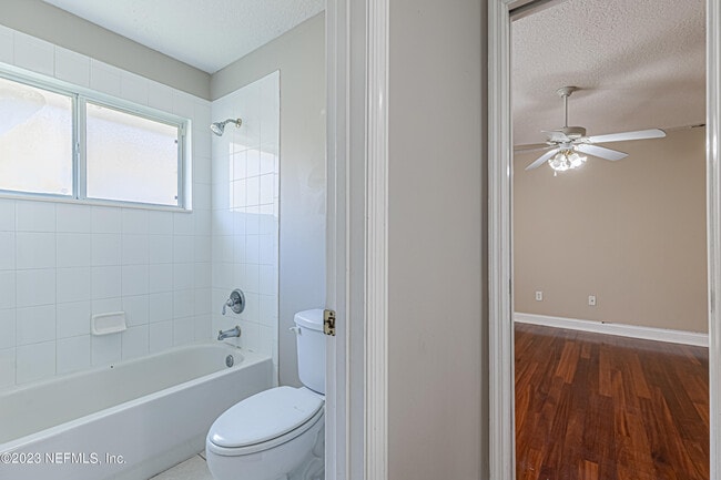 Building Photo - 2465 Pinehurst Ln