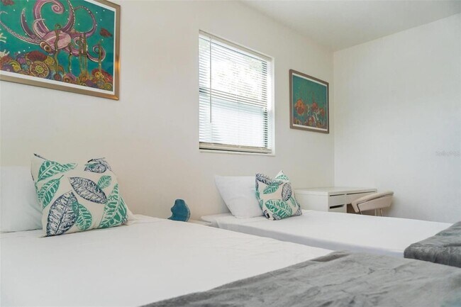 Building Photo - 4731 W Montgomery Ave