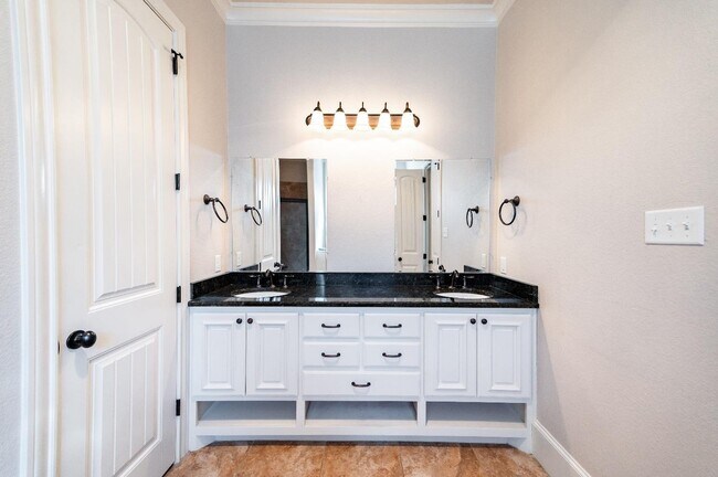 Building Photo - 4402 108th St