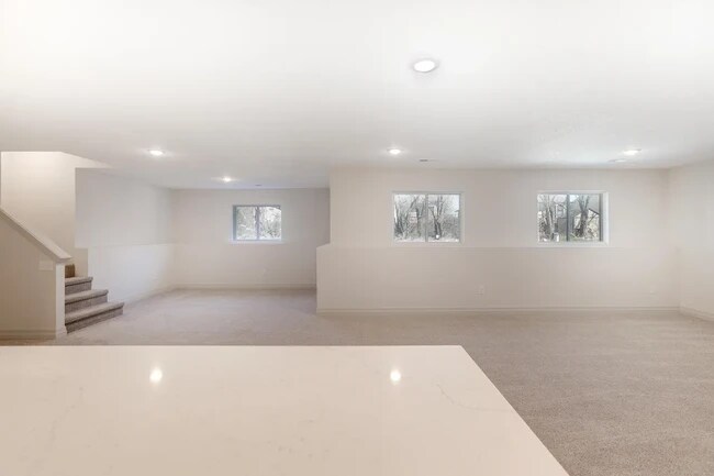 Building Photo - 10422 W Graber Cir