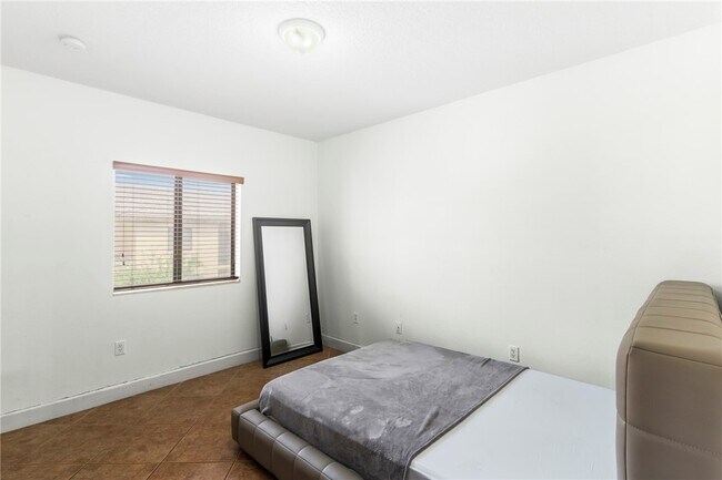 Building Photo - 2400 S Ocean Dr