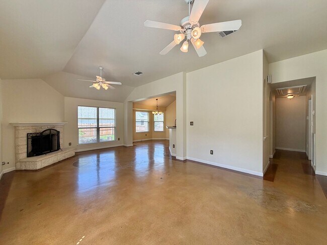 Building Photo - 14900 Doria Dr