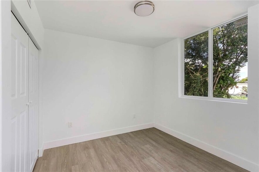 Building Photo - 1620 NW 18th St