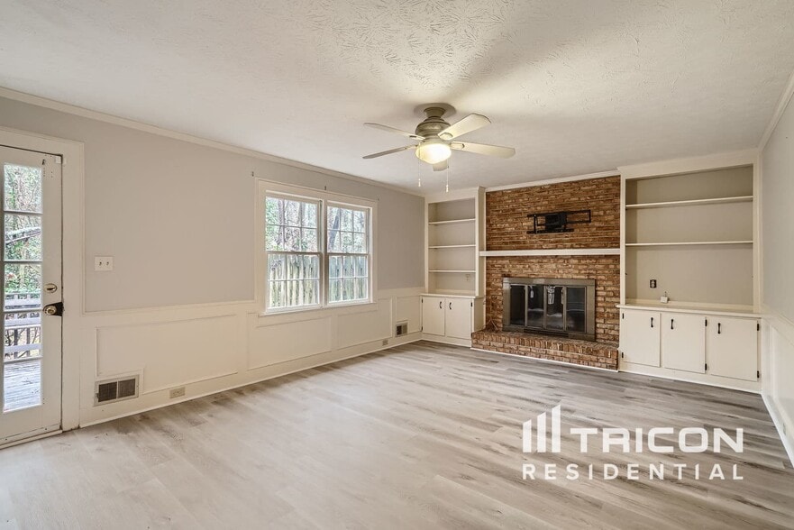 Building Photo - 1337 Arlene Ct SW