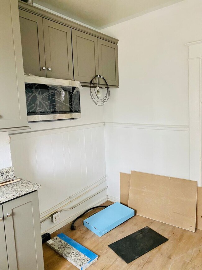 Building Photo - 119 N Robinson St