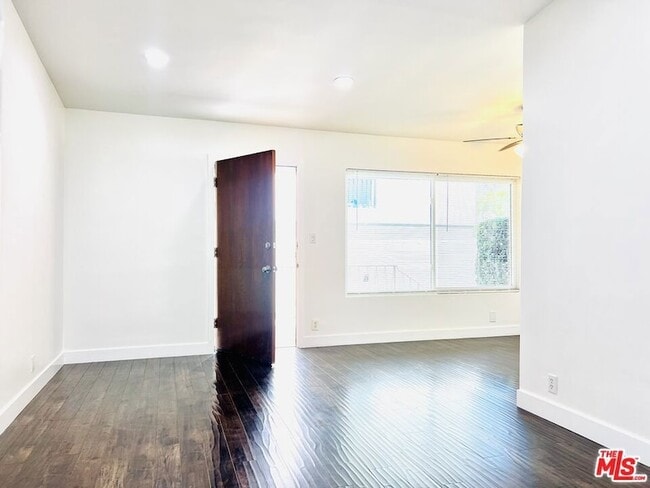 Building Photo - 10936 Hartsook St