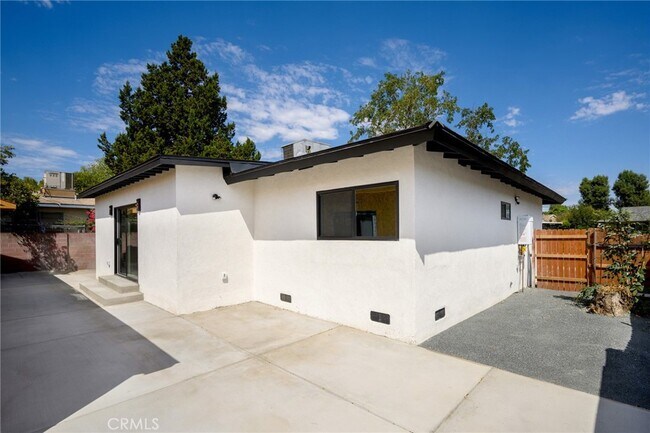 Building Photo - 16734 Tribune St