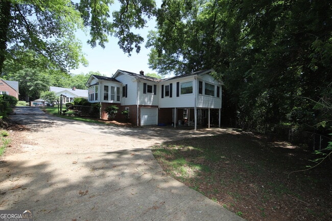 Building Photo - 114 College Ave