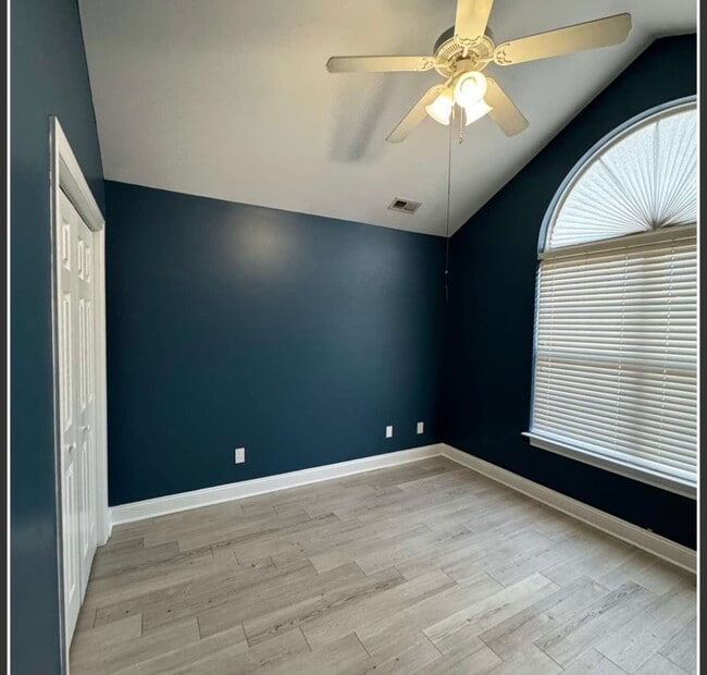 Building Photo - 2953 Beunavista Ct