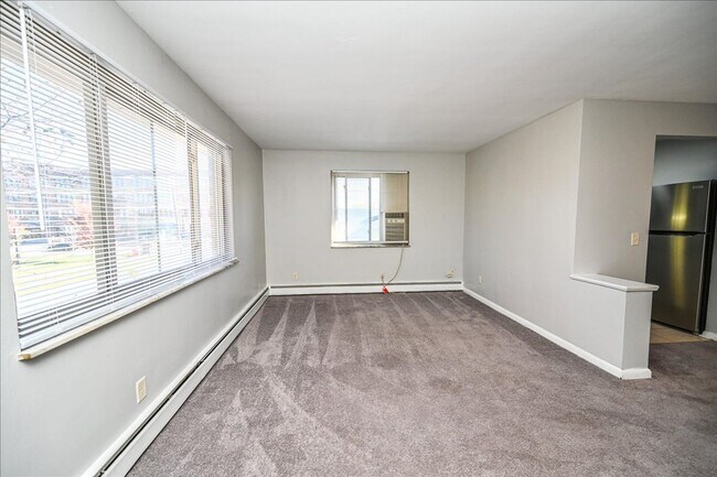 Building Photo - 2625 Robertson Ave