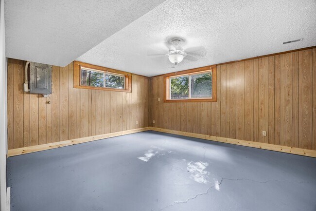 Building Photo - 3801 Pebble Ct