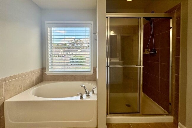 Building Photo - 697 Oracle Dr NE