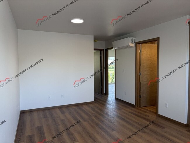 Building Photo - 1818 Brenda Ln