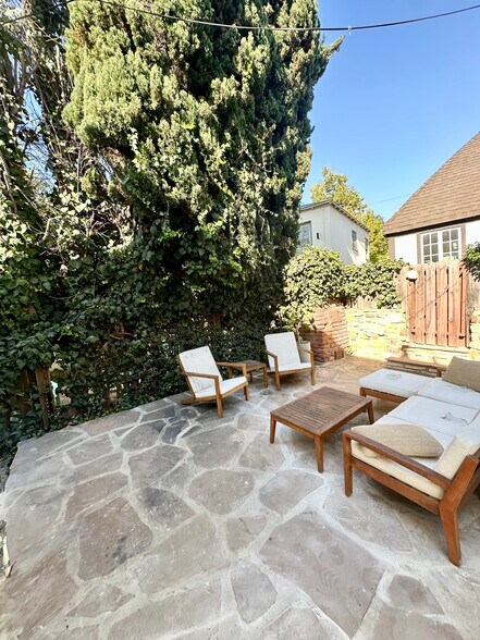 Building Photo - 2106 S Beverly Glen Blvd