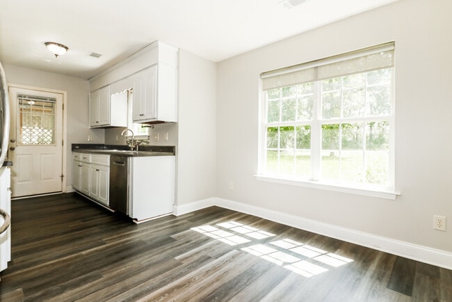 Building Photo - Wonderful 3 Bedroom Home in Hephzibah, GA