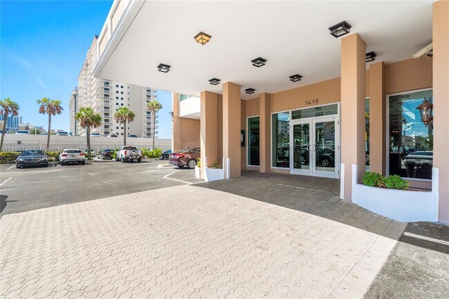 Building Photo - 1410 S Ocean Dr