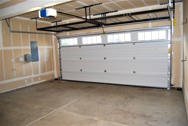 Building Photo - 4 Bedroom 2.5 Bath Home Sherwood OR