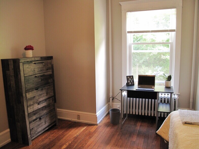 bdr 1 - 405 Dryden Rd
