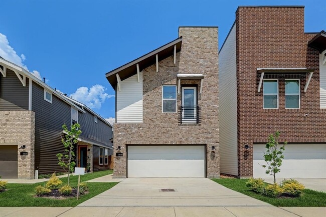 Primary Photo - 5822 Cebra St