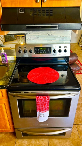 Building Photo - 1035 - 1037-1037 NE 32nd St