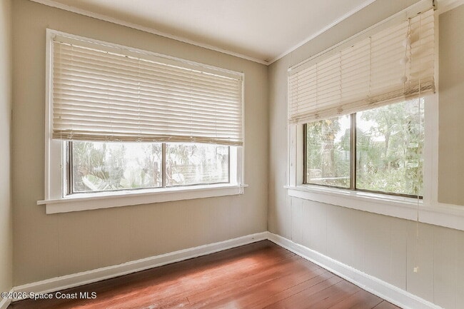 Building Photo - 1428 Riverside Dr