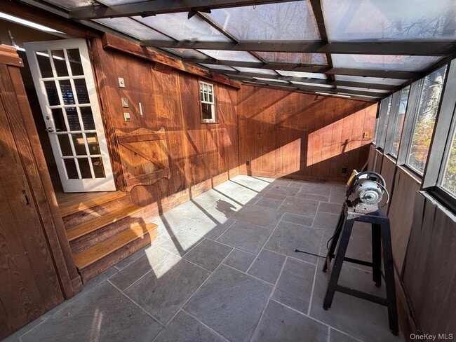 Building Photo - 182 Maple Hill Rd