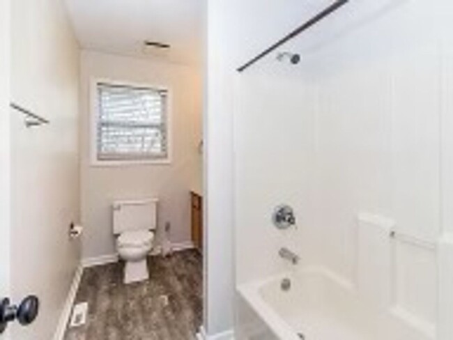 Building Photo - 4BR/3BR Home - $2,200/month