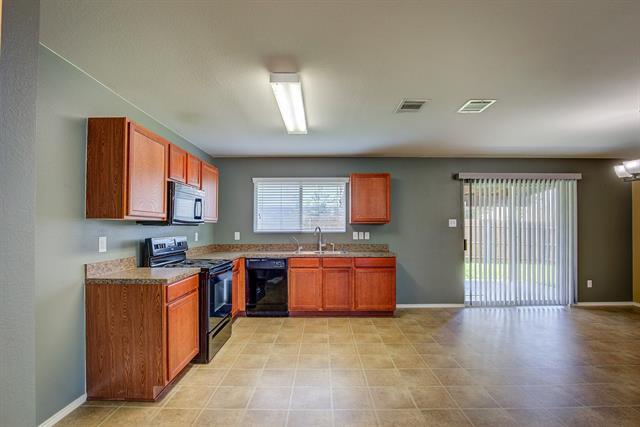 Building Photo - 7000 Sylvan Meadows Dr
