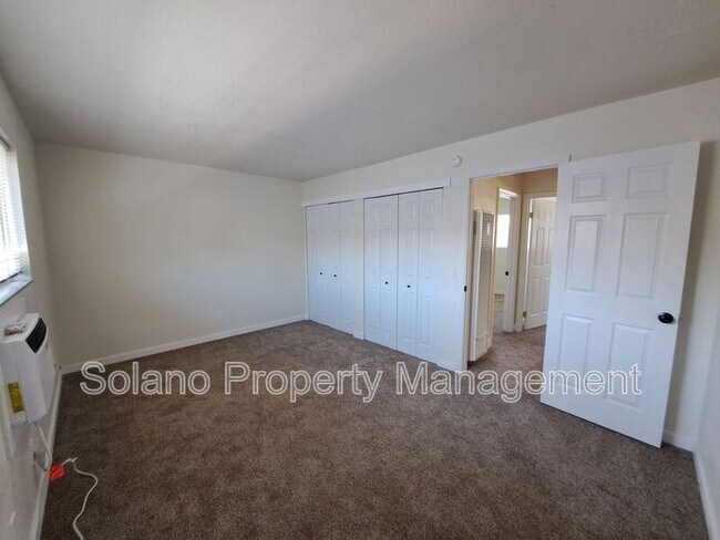 Building Photo - 145 Del Rey Ct
