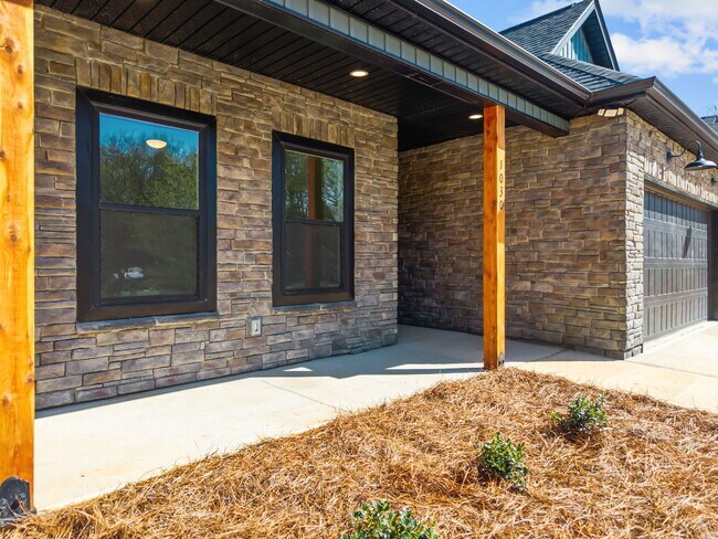 Building Photo - 1030 Gibson Rd