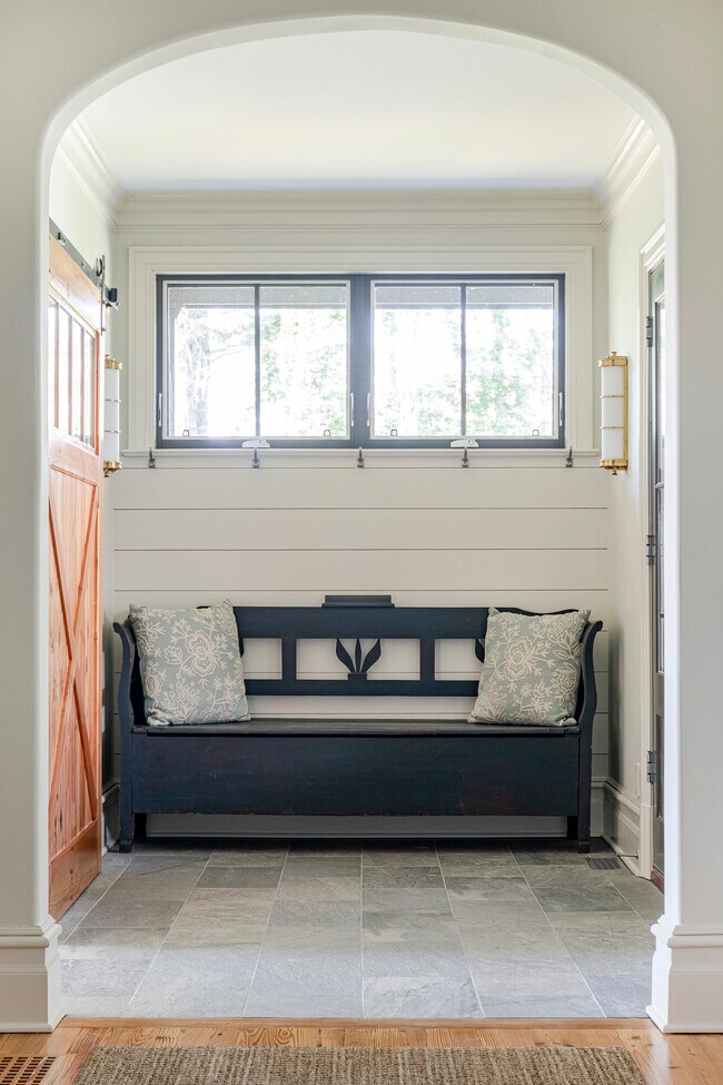 Building Photo - 9 Arlington Ave