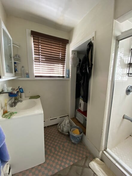 Building Photo - 917 Ellsworth St