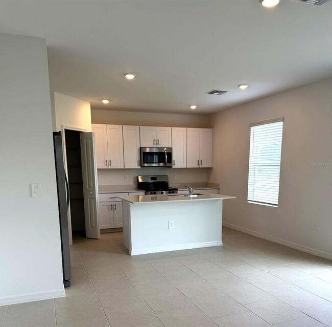 Building Photo - 17257 CANTU Ct