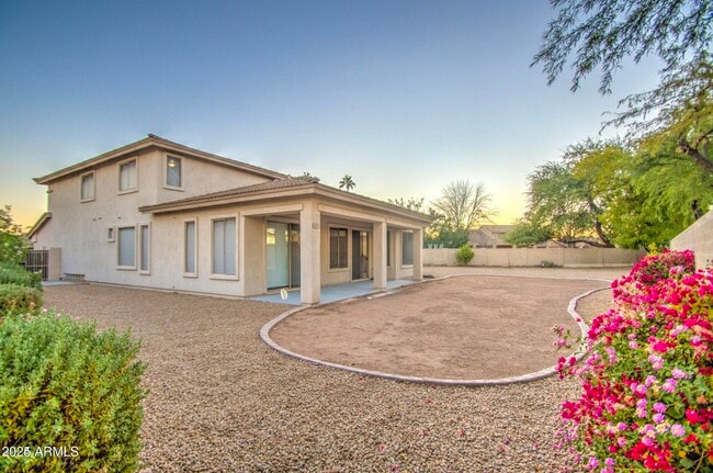 Building Photo - 218 E Sunburst Ln