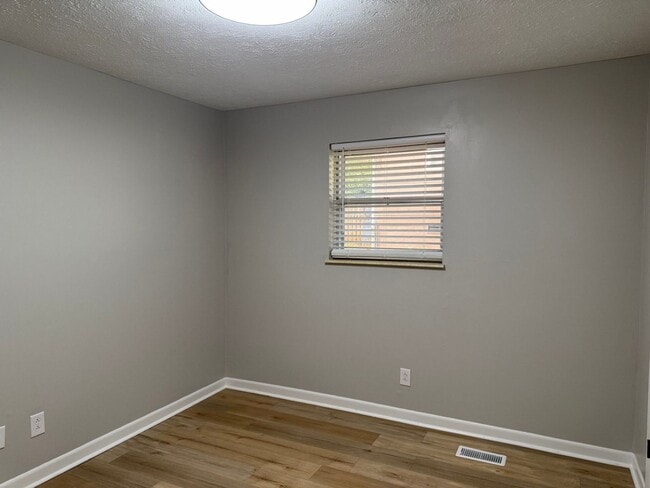 Building Photo - Renovated Rocky Hill Home