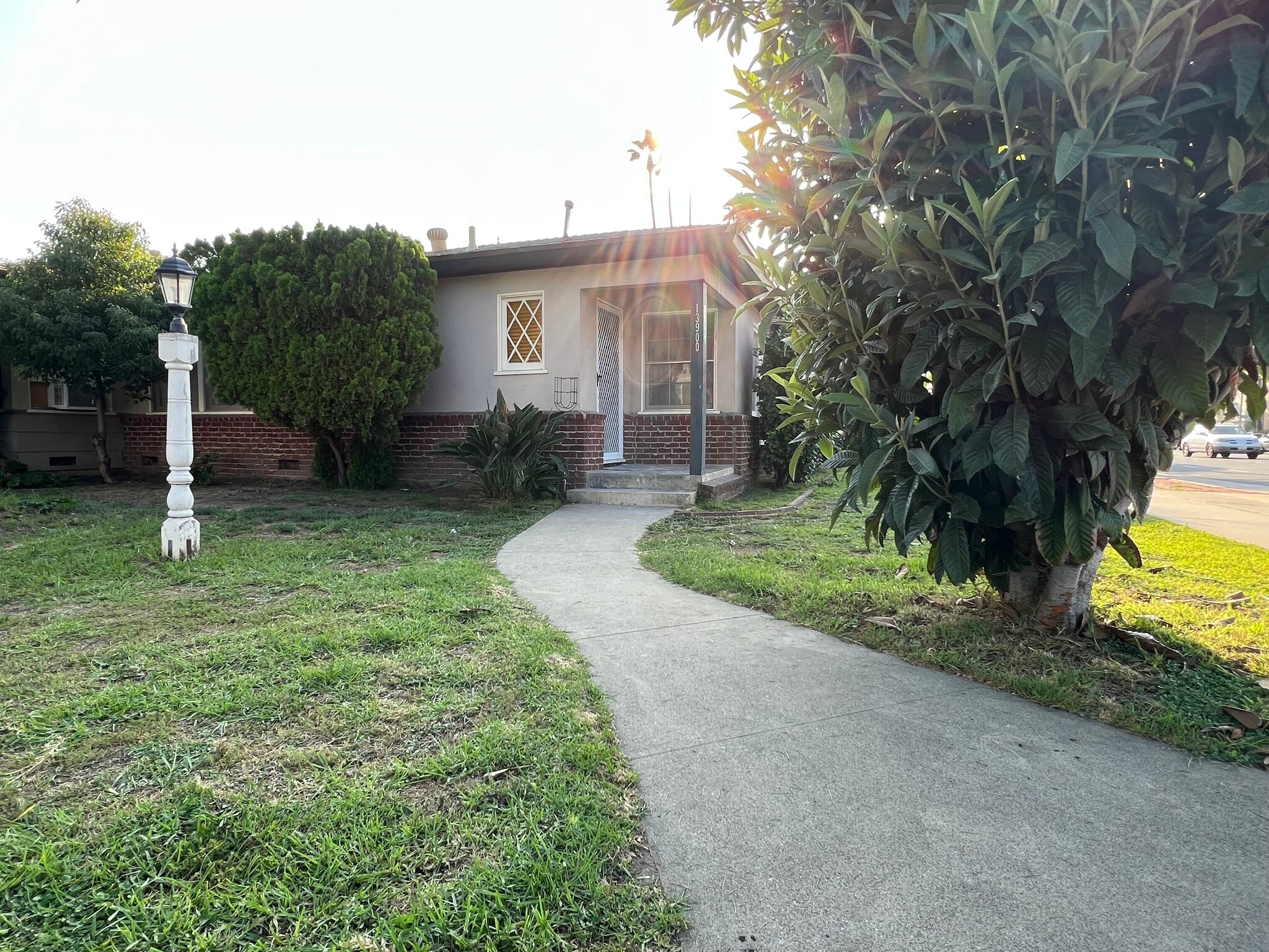 Building Photo - 13900 Burbank Blvd