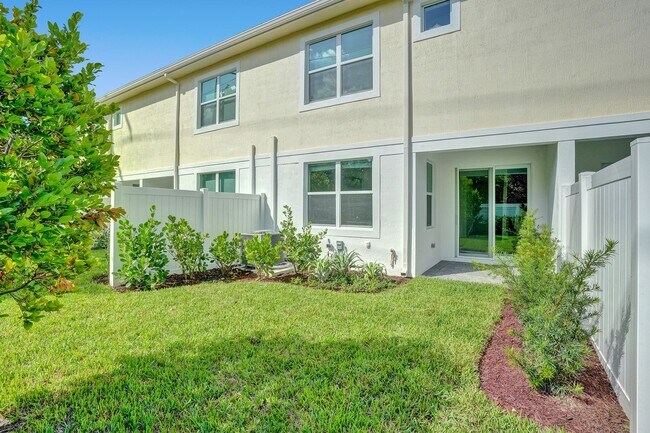 Building Photo - Gorgeous Brand New 3 Bedroom 2 Bath (2-story) Townhouse in Deerfield Beach