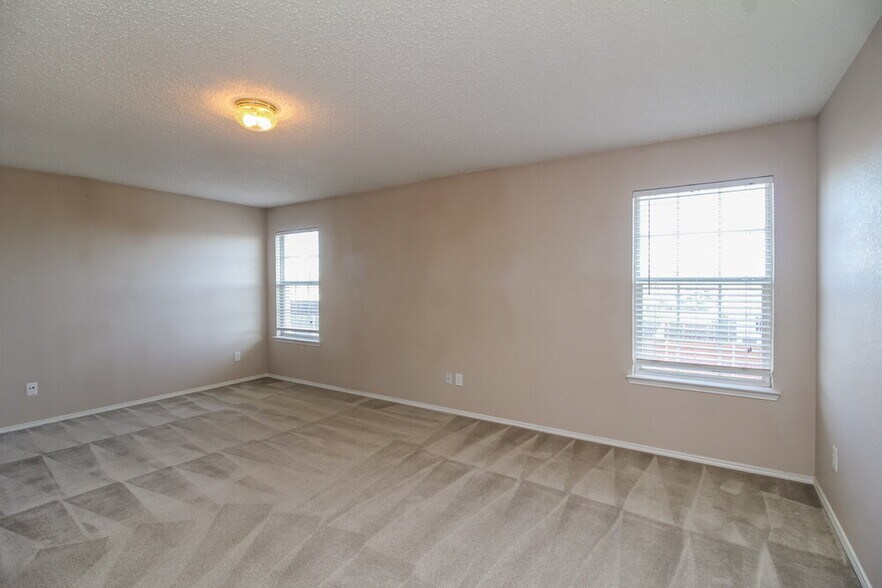 Building Photo - 6601 Swainson Trail