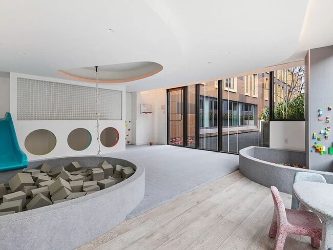 Building Photo - 130 Furman St