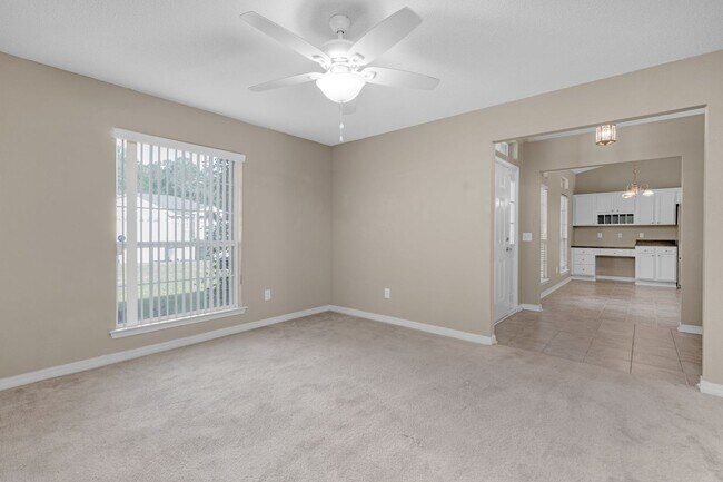 Building Photo - Pet Friendly Home Available Now!
