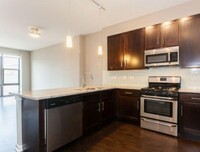 Building Photo - 1 bedroom in Chicago IL 60605