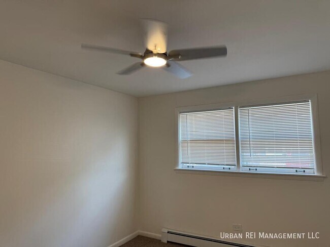 Building Photo - 17385 70th Ave