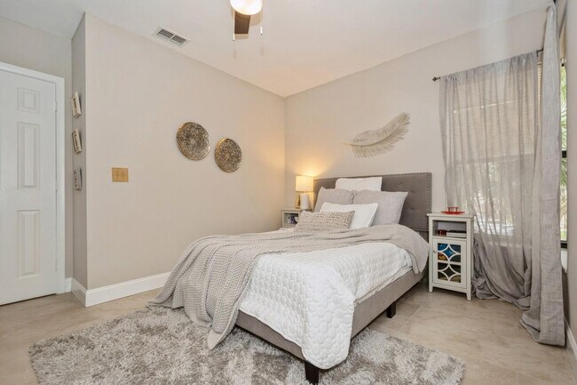 Building Photo - 4485 Carambola Cir S