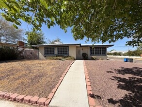 Building Photo - 3 Bedroom 2 Bathroom House on Corner Lot with 2 Car Garage Locate din Irwin Estates