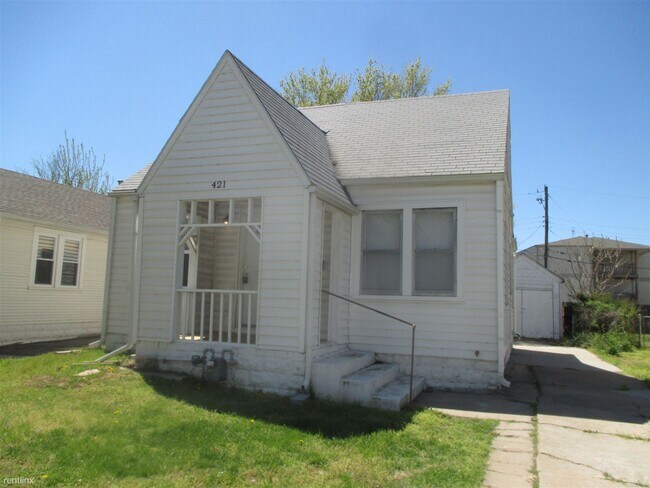 Primary Photo - 2 br, 1 bath House - 421 S Sedgwick St