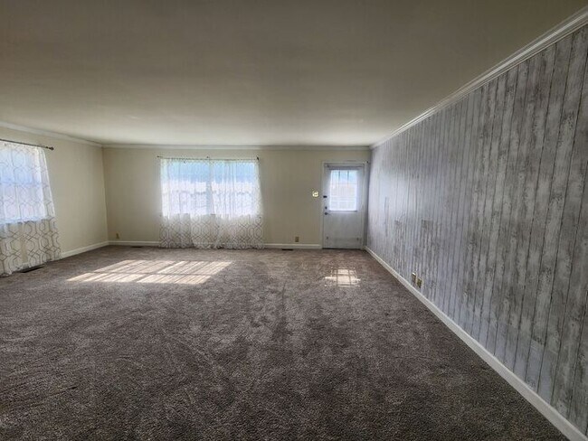Building Photo - 3 Bedroom 2 Bath Condo Near Honey Creek Co...